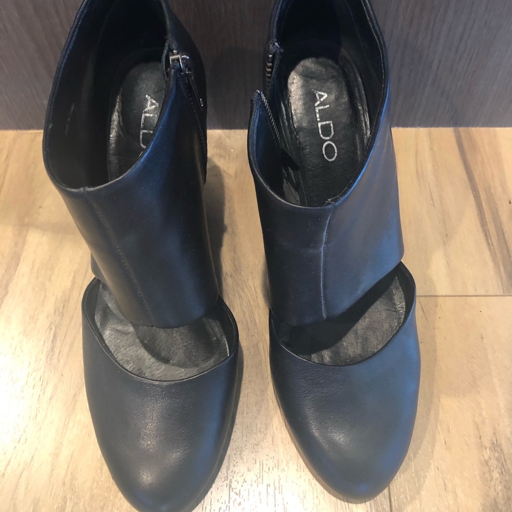 Aldo Black Ankle Boots w/ Zipper